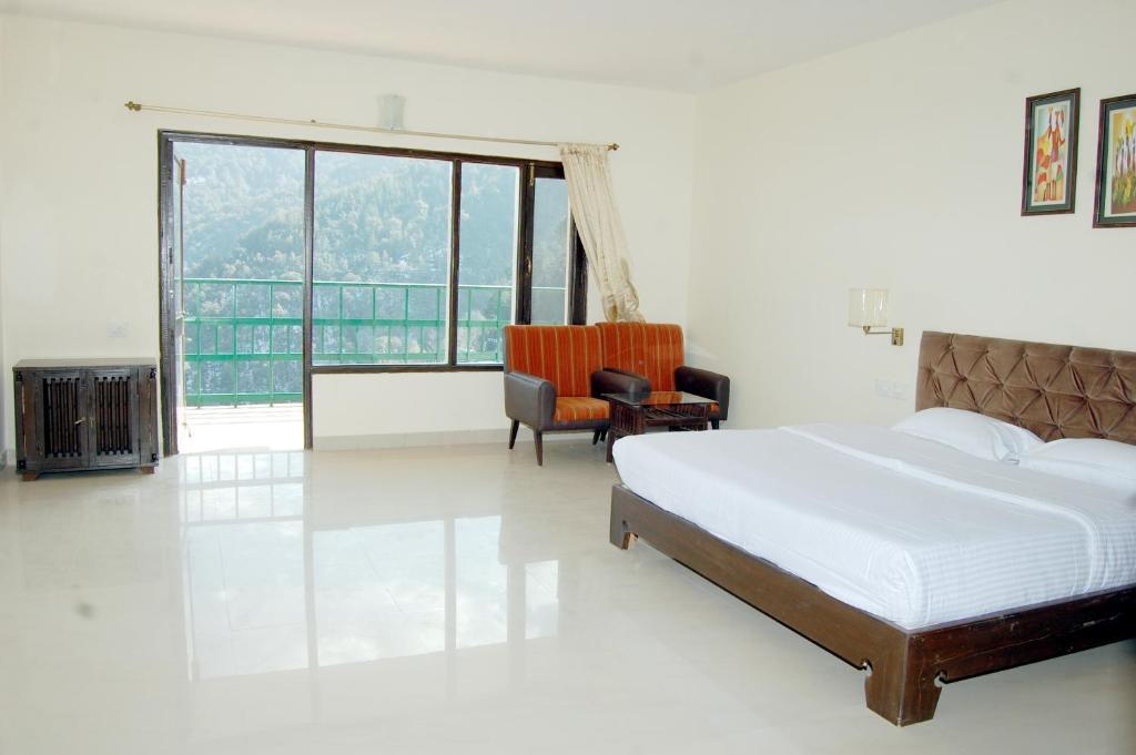 Natureraga Fernhill Resort Chail Bagian luar foto