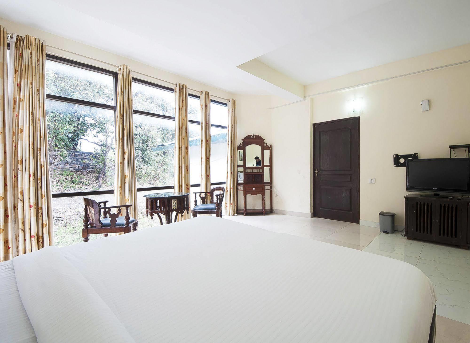 Natureraga Fernhill Resort Chail Bagian luar foto
